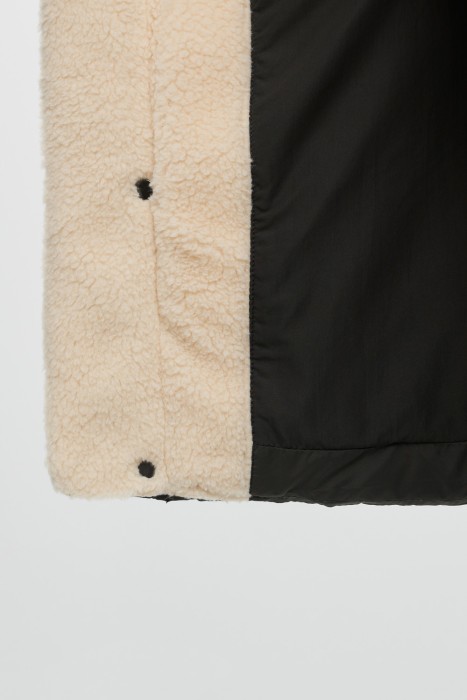 куртка с меховой отделкой из россии вид сбоку