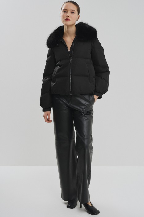 куртка с меховой отделкой от бренда снежная королева вид слева