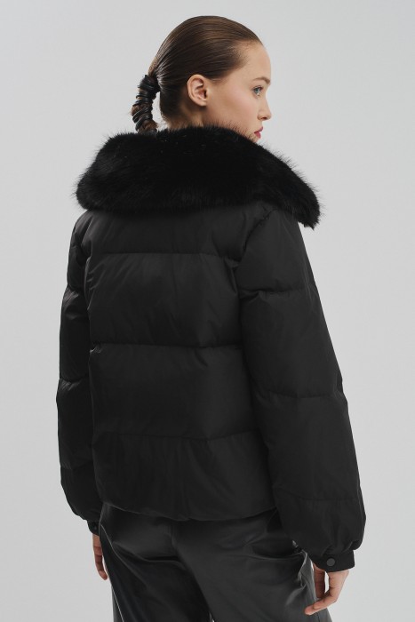 куртка с меховой отделкой по цене 11160 руб вид справа