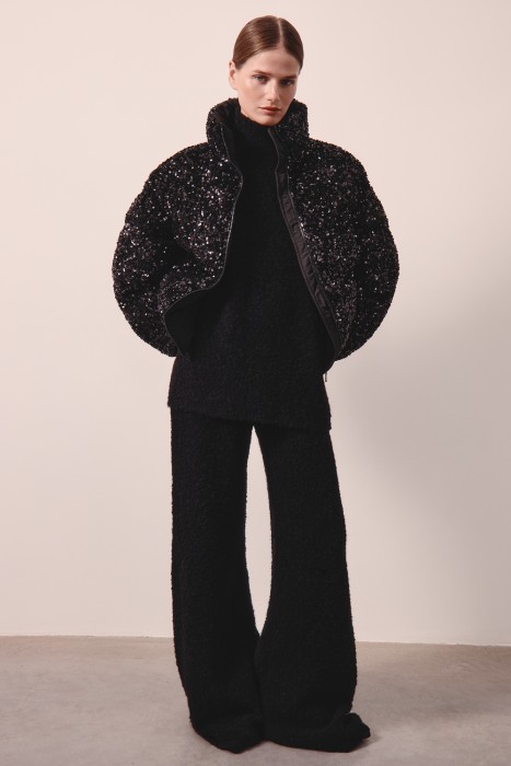 куртка с пайетками от бренда снежная королева вид слева