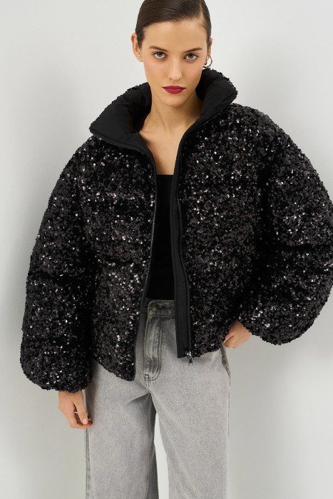 куртка с пайетками по цене 12640 руб вид справа