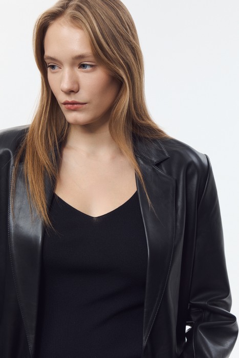 куртка-жакет из натуральной кожи из россии вид сбоку