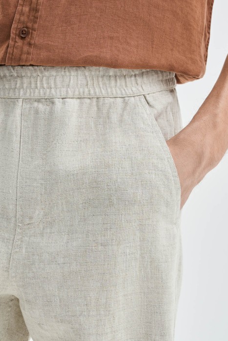 льняные брюки по цене 2680 руб вид справа