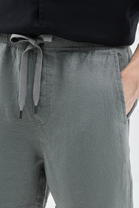 льняные шорты от бренда снежная королева вид слева