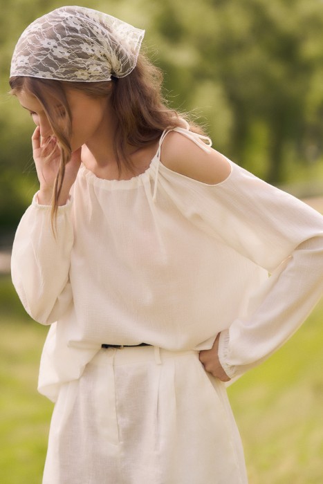 льняные шорты от бренда снежная королева вид слева