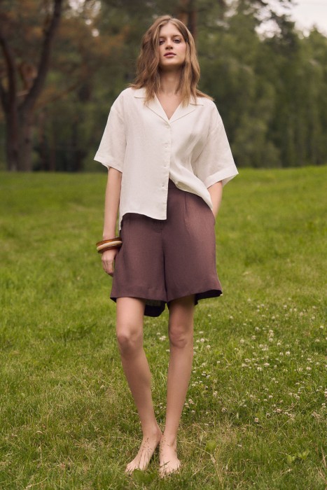 льняные шорты от бренда снежная королева вид слева