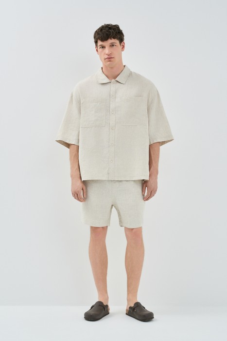 льняные шорты от бренда снежная королева вид слева