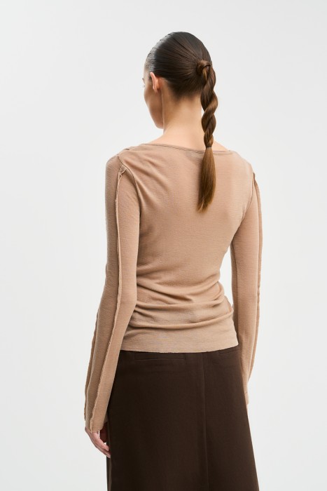 лонгслив из шерсти по цене 1310 руб вид справа