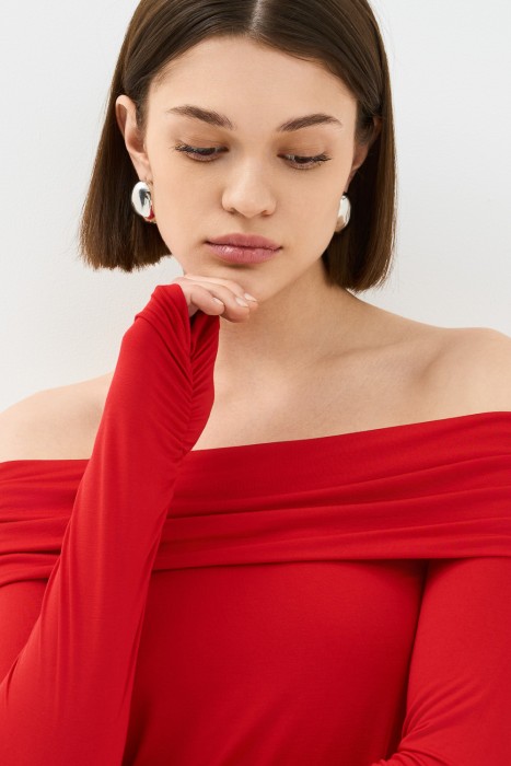 лонгслив с открытыми плечами из россии вид сбоку