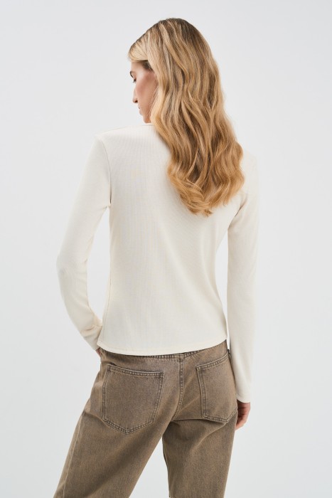 лонгслив в рубчик по цене 800 руб вид справа