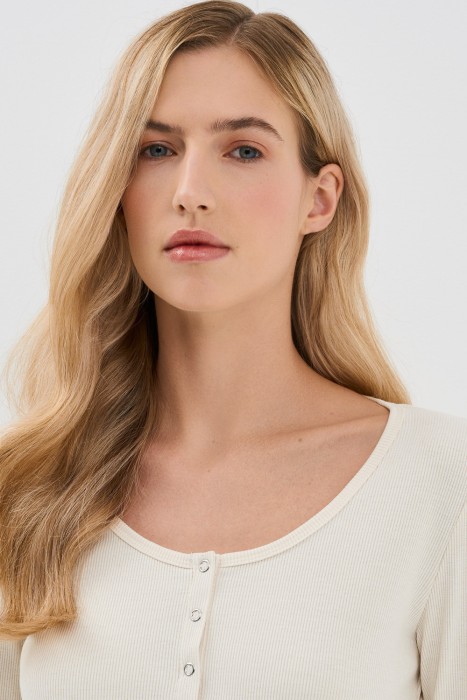 лонгслив в рубчик из россии вид сбоку