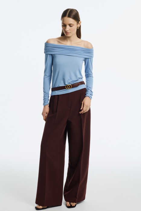 лонгслив из россии вид сбоку