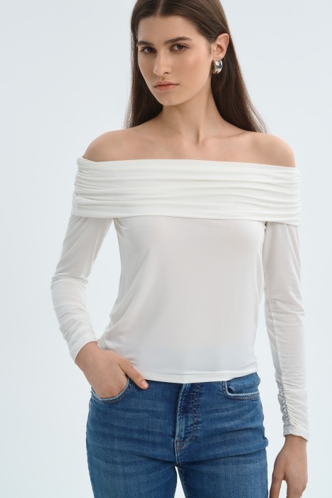 лонгслив по цене 800 руб вид справа