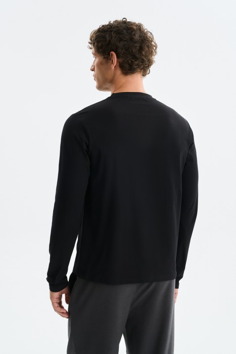 лонгслив по цене 720 руб вид справа