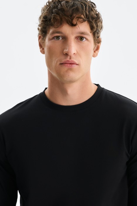 лонгслив из россии вид сбоку