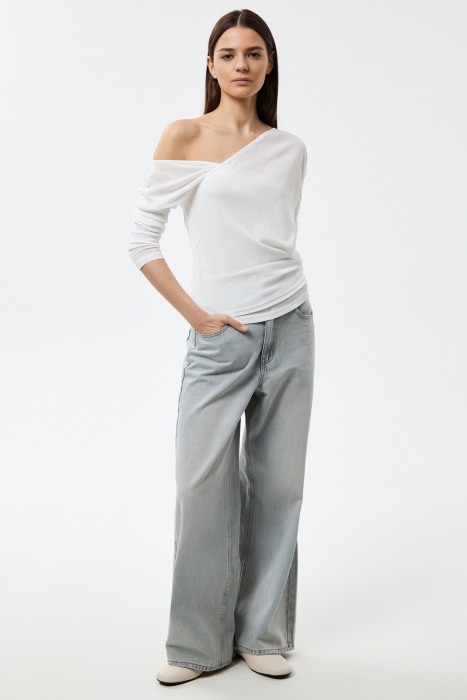 лонгслив от бренда снежная королева вид слева