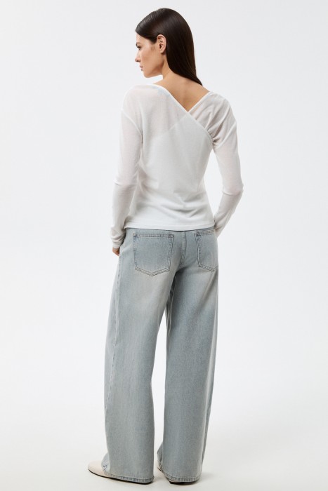 лонгслив по цене 2320 руб вид справа