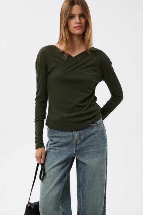 лонгслив от бренда снежная королева вид слева