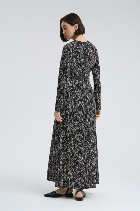 макси-платье по цене 2270 руб вид справа