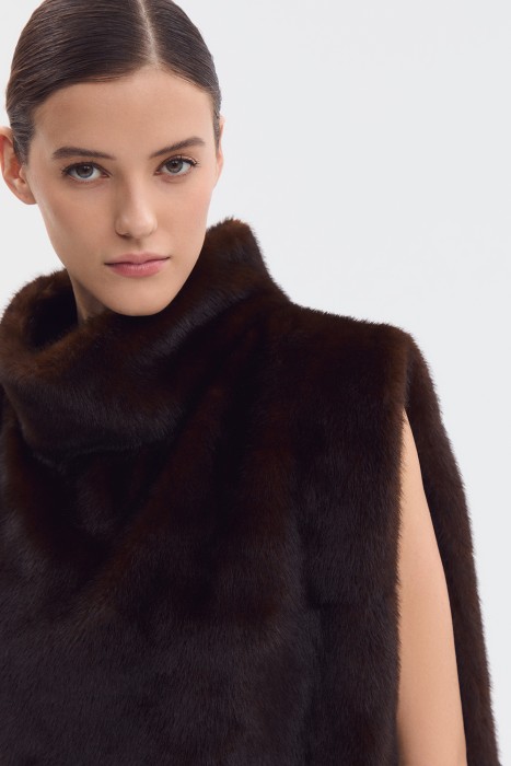 манишка из искусственного меха из россии вид сбоку