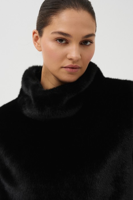 манишка из искусственного меха по цене 4070 руб вид справа