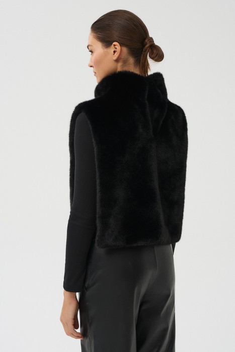 манишка из искусственного меха из россии вид сбоку