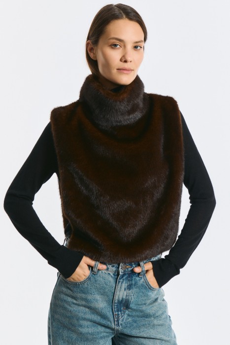 манишка из искусственного меха из россии вид сбоку