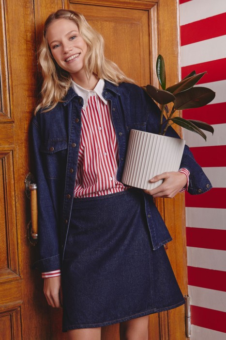 мини-юбка от бренда снежная королева вид слева