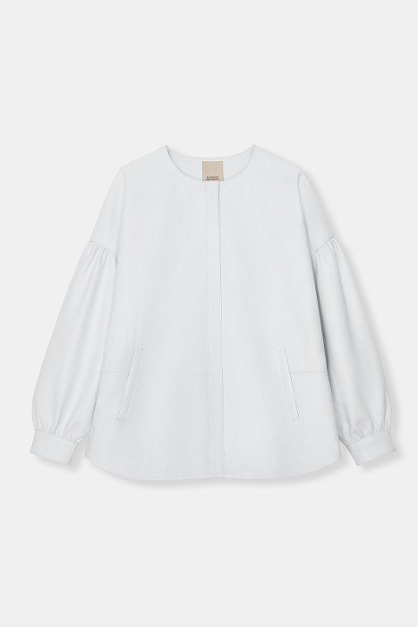 объемная куртка из натуральной кожи  по цене 29990 руб вид справа