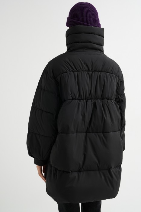 объемная зимняя куртка по цене 3900 руб вид справа