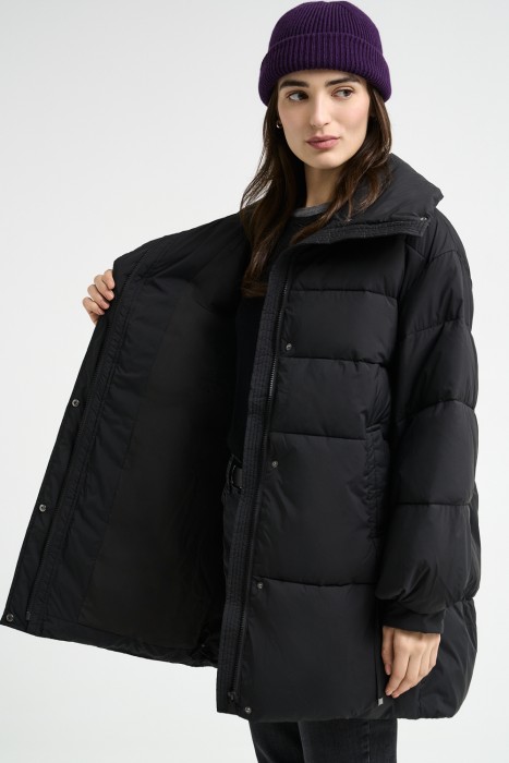 объемная зимняя куртка из россии вид сбоку