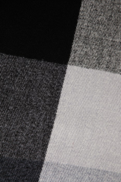 палантин в клетку от бренда снежная королева вид слева