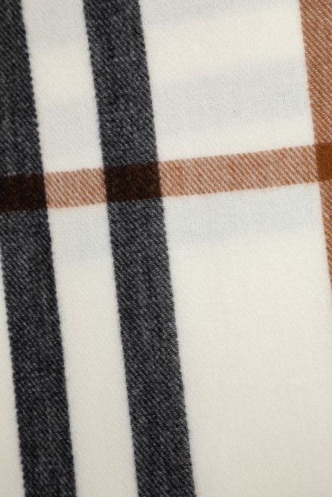 палантин в клетку от бренда снежная королева вид слева