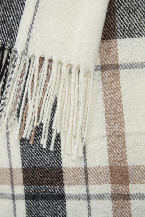 палантин в клетку от бренда снежная королева вид слева