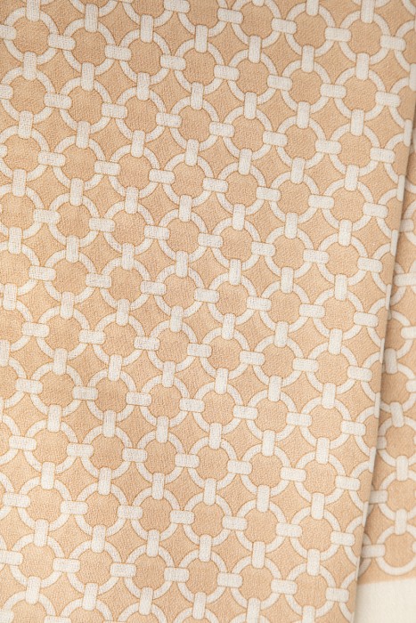 палантин от бренда снежная королева вид слева