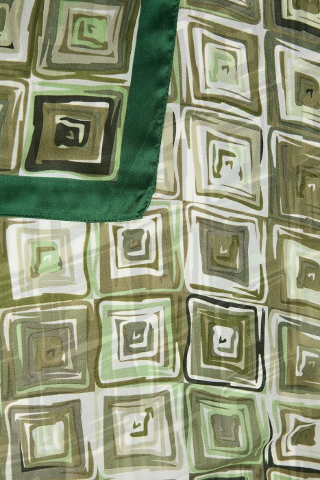 палантин от бренда снежная королева вид слева