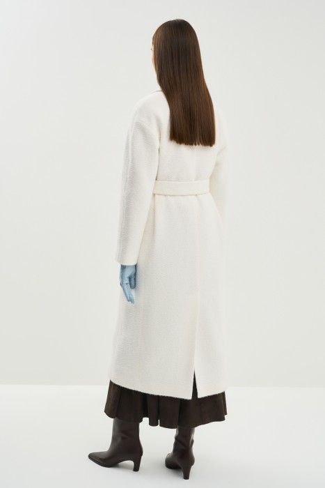 пальто из фактурной ткани по цене 16210 руб вид справа