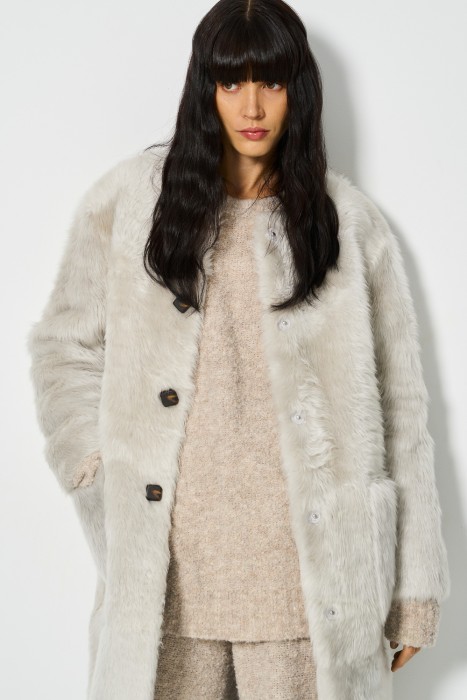 пальто из овчины из россии вид сбоку