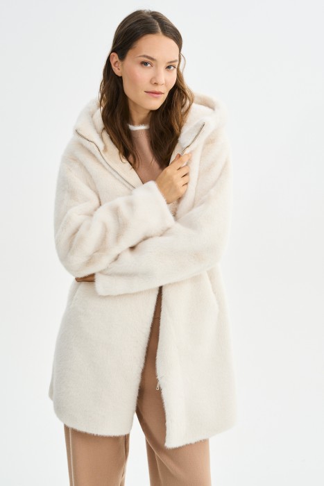 пальто из шерсти из россии вид сбоку