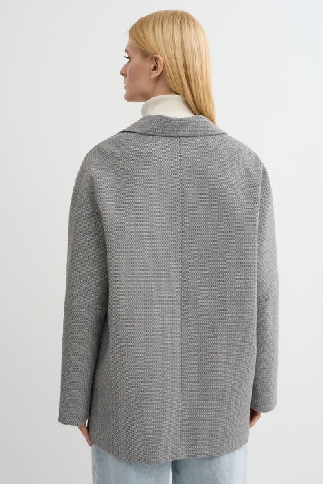 пальто-пиджак от бренда снежная королева вид слева