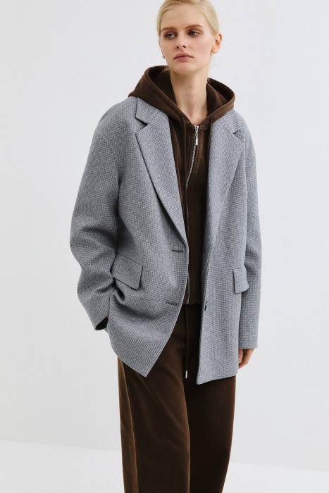 пальто-пиджак от бренда снежная королева вид слева