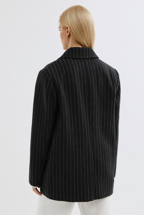 пальто-пиджак от бренда снежная королева вид слева