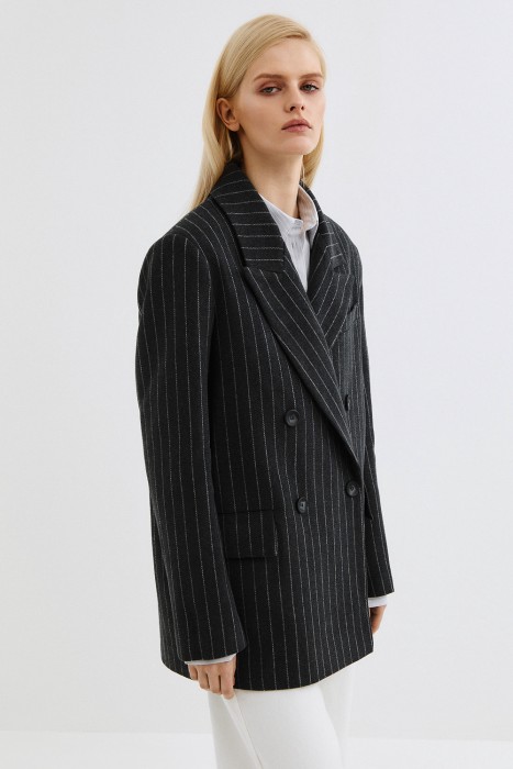 пальто-пиджак по цене 8240 руб вид справа