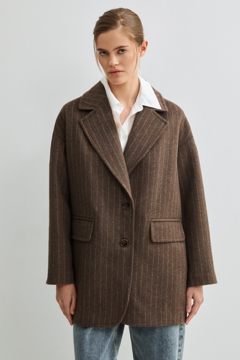 пальто-пиджак от бренда снежная королева вид слева