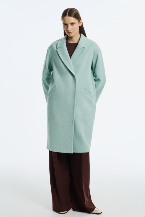 пальто с английским воротником от бренда снежная королева вид слева