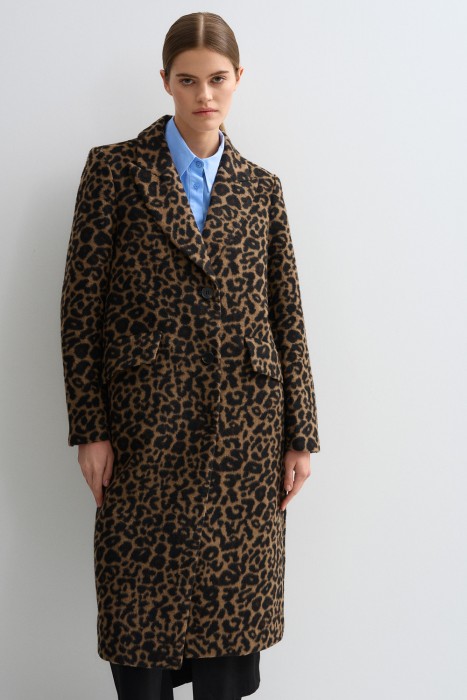 пальто с анималистичным рисунком по цене 8050 руб вид справа