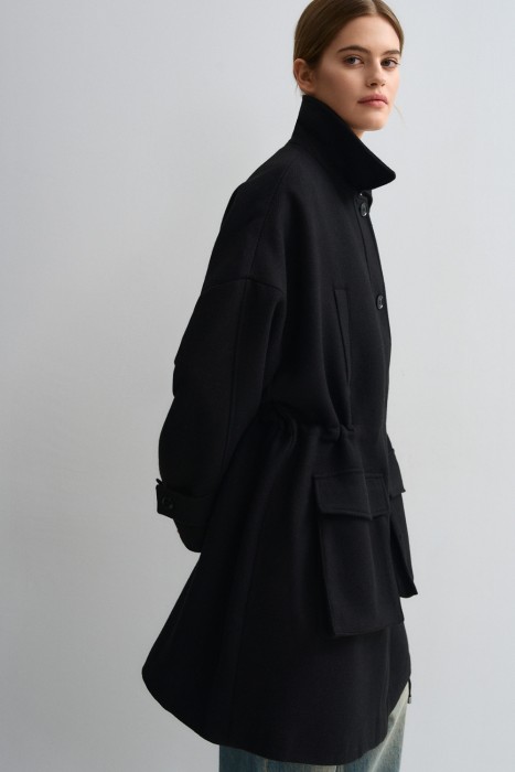 пальто с накладными карманами по цене 6710 руб вид справа