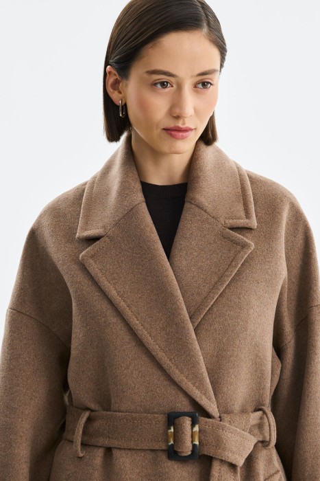пальто с поясом из россии вид сбоку