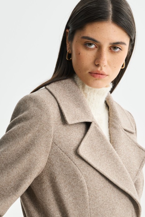 пальто с поясом из россии вид сбоку