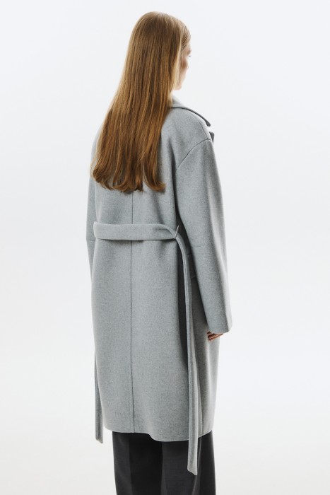 пальто с поясом от бренда снежная королева вид слева